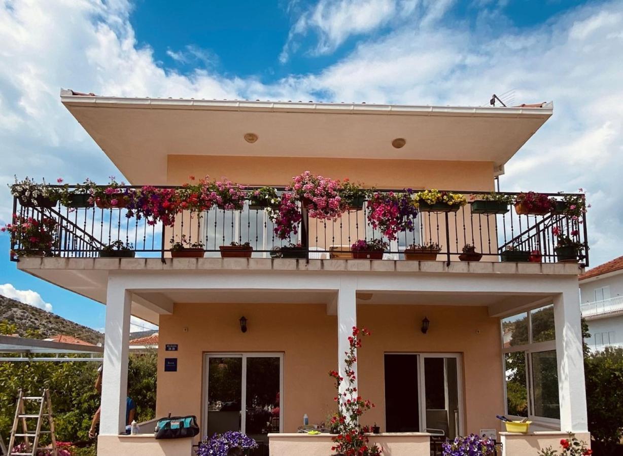 Apartments Vukman Seget Vranjica Exterior photo